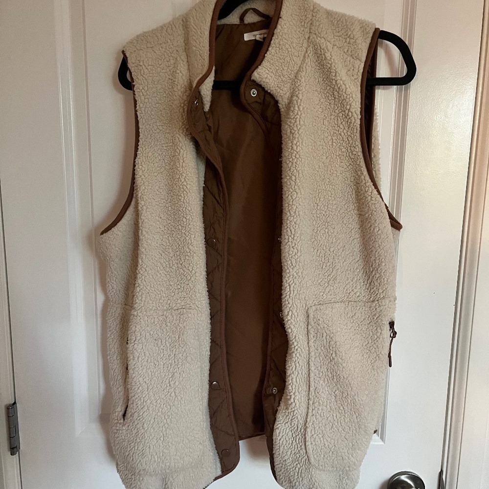 Maurices fleece vest